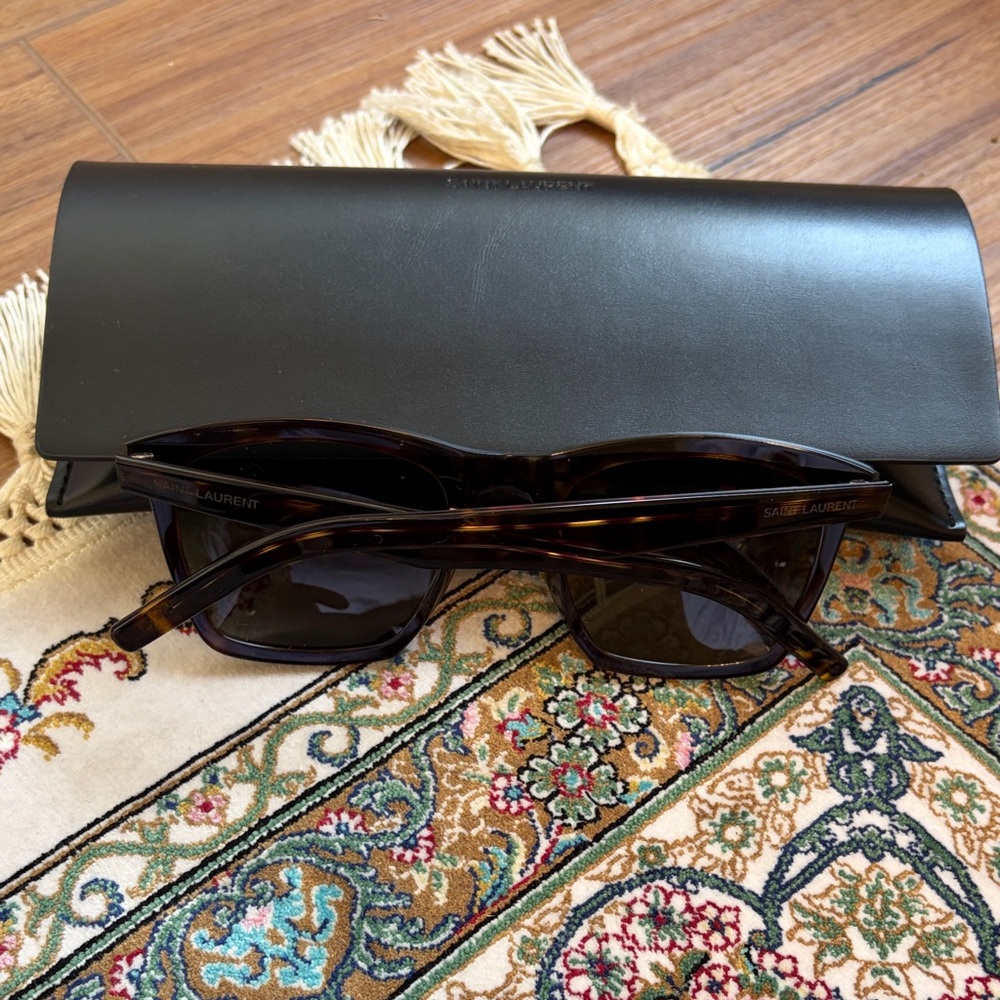 Saint Laurent Black sunglasses. - Picture 2 of 4